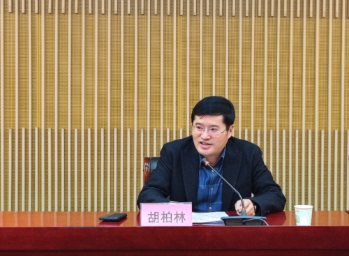 会上,胡柏林传达了2月18日上午全市新型工业化推进大会精神,并指出